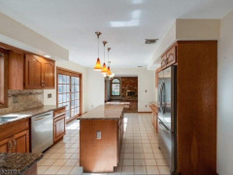 860 Glen Rd - Photo 3 of 9