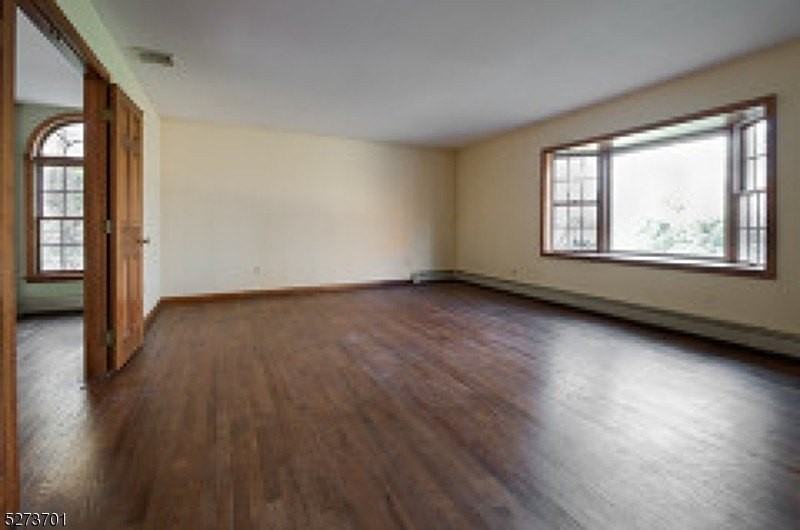 860 Glen Rd - Photo 5 of 9