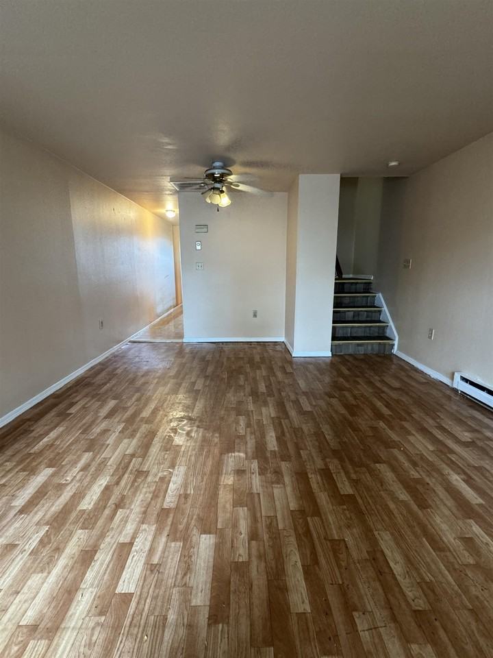 391 Pacific Ave - Photo 7 of 14