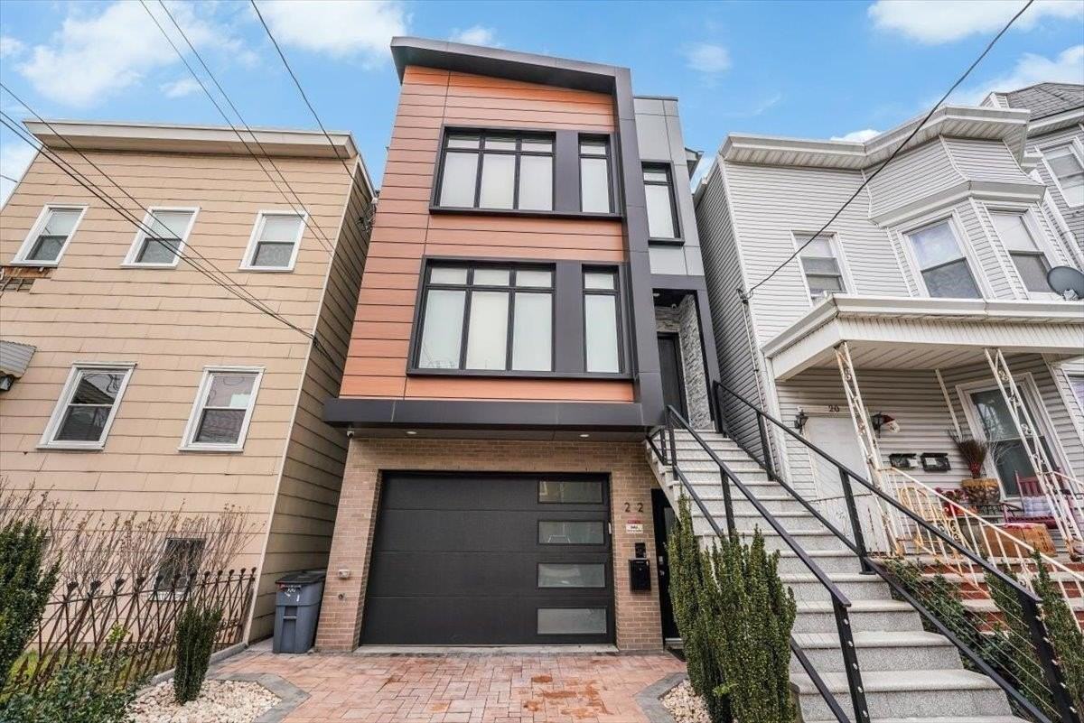 22 Poplar St #1 - Photo 2 of 34