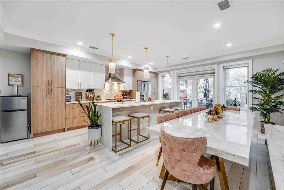 22 Poplar St #1 - Photo 3 of 34