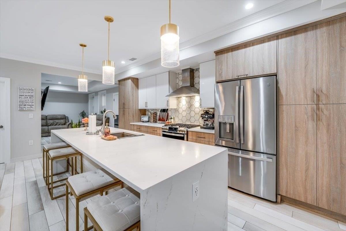 22 Poplar St #1 - Photo 4 of 34