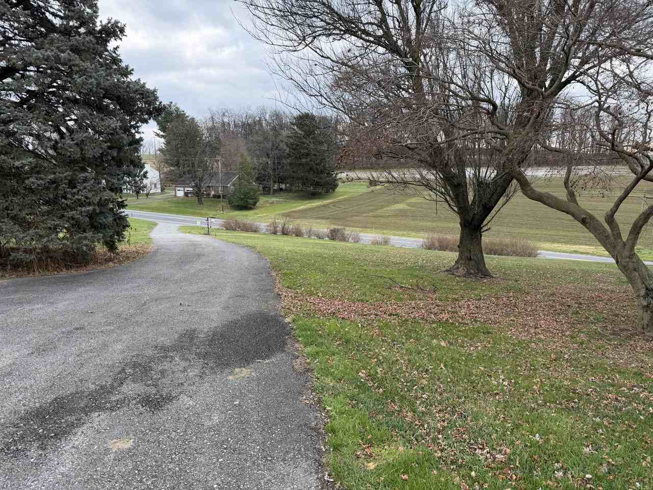 152 Penn St #1 - Photo 2 of 16