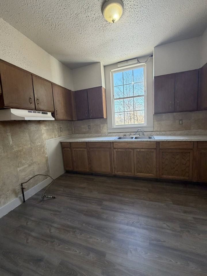 205 Luck Ave #2 - Photo 3 of 6