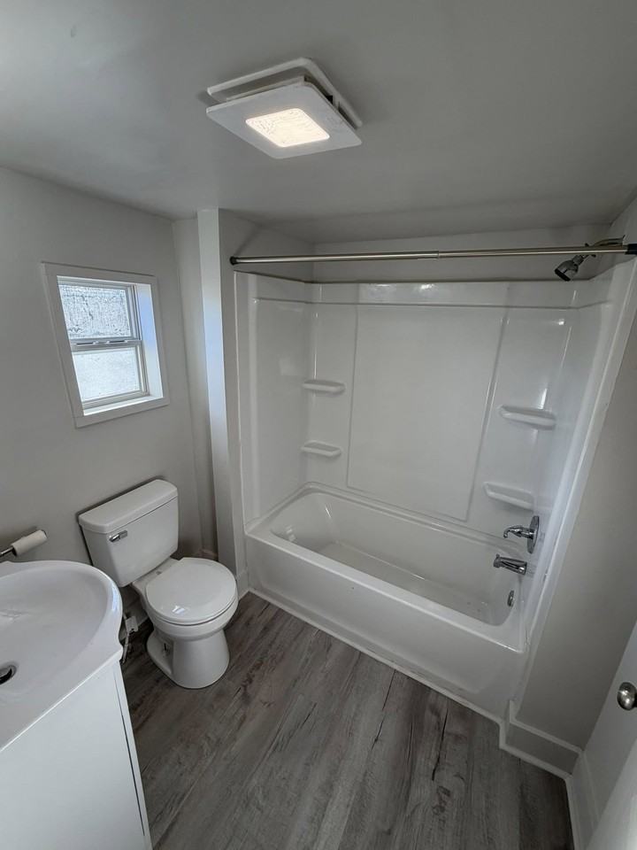 926 Keen St #1 - Photo 2 of 9