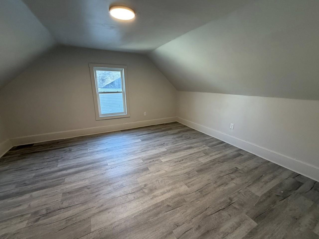 926 Keen St #1 - Photo 3 of 9