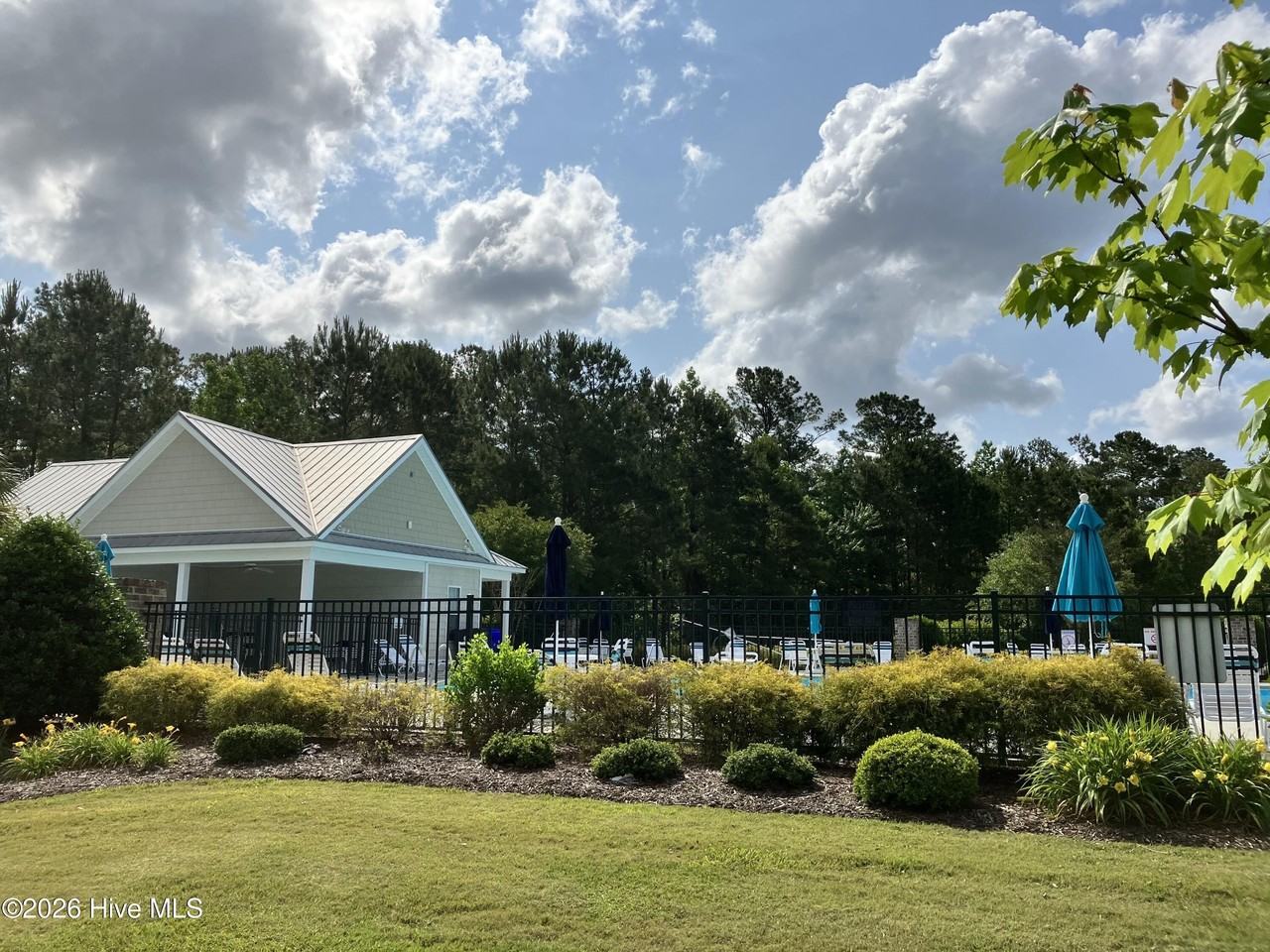 8372 Paramount Pt - Photo 5 of 35