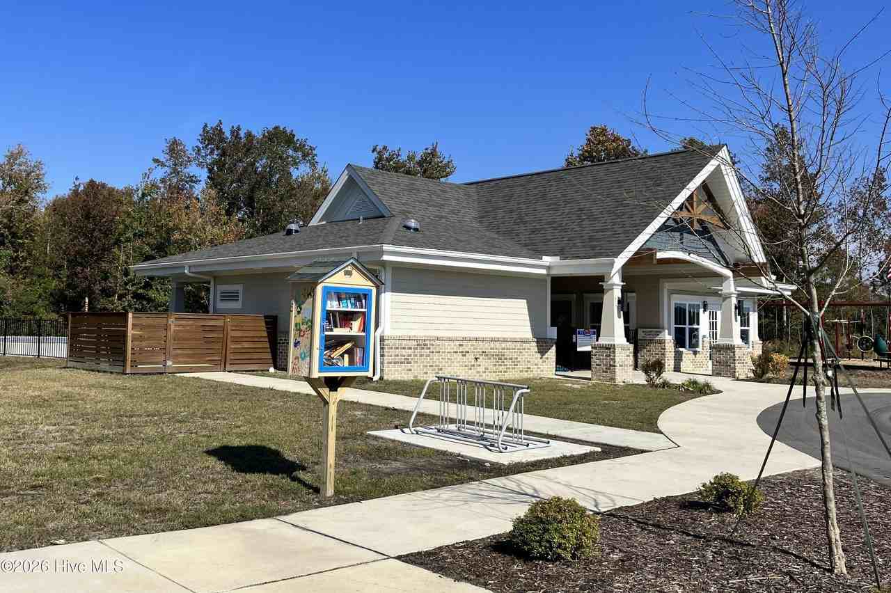 8372 Paramount Pt - Photo 7 of 35