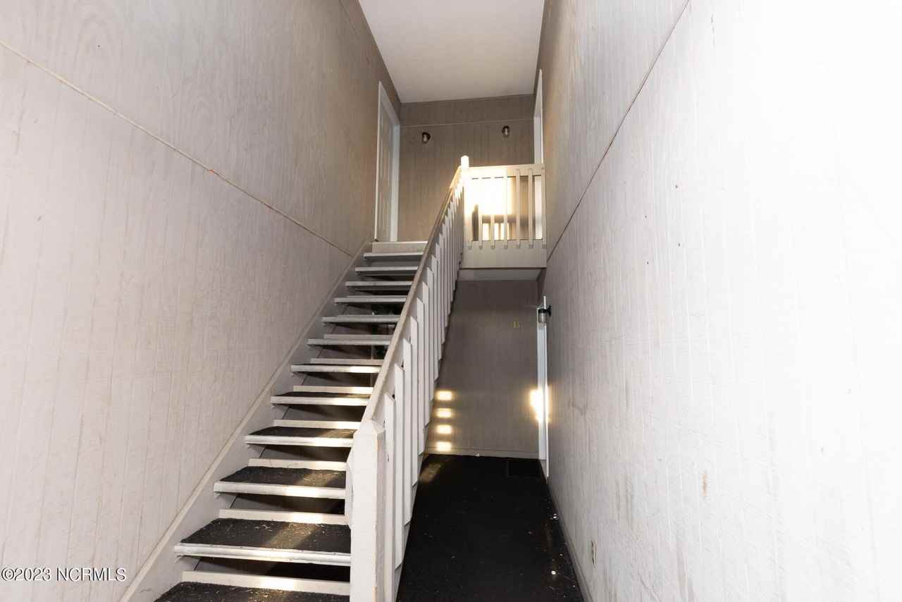 106 Ravenwood Dr Apt C #C - Photo 2 of 18