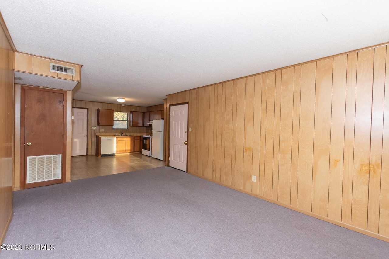 106 Ravenwood Dr Apt C #C - Photo 5 of 18