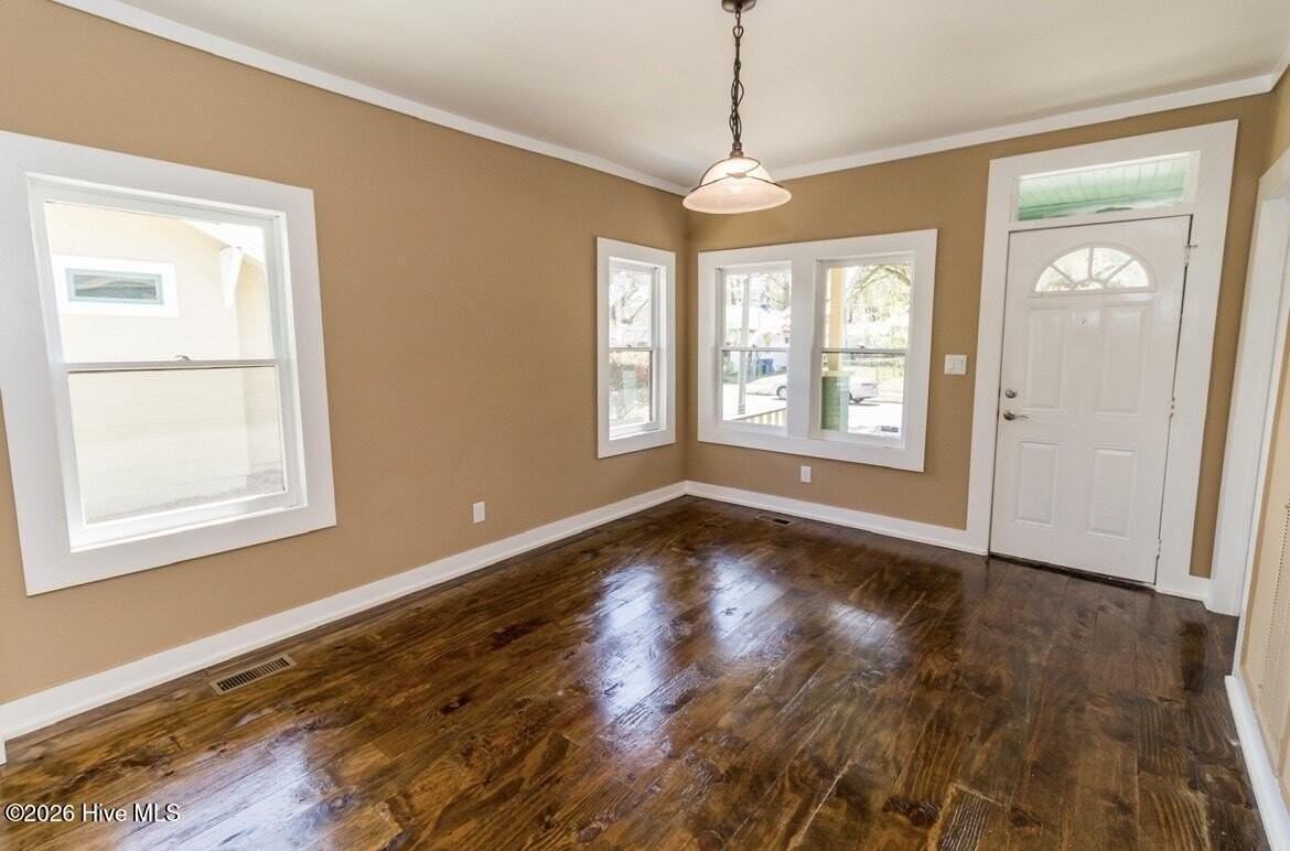 1205 Grace St - Photo 2 of 6