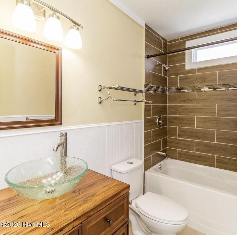 1205 Grace St - Photo 5 of 6