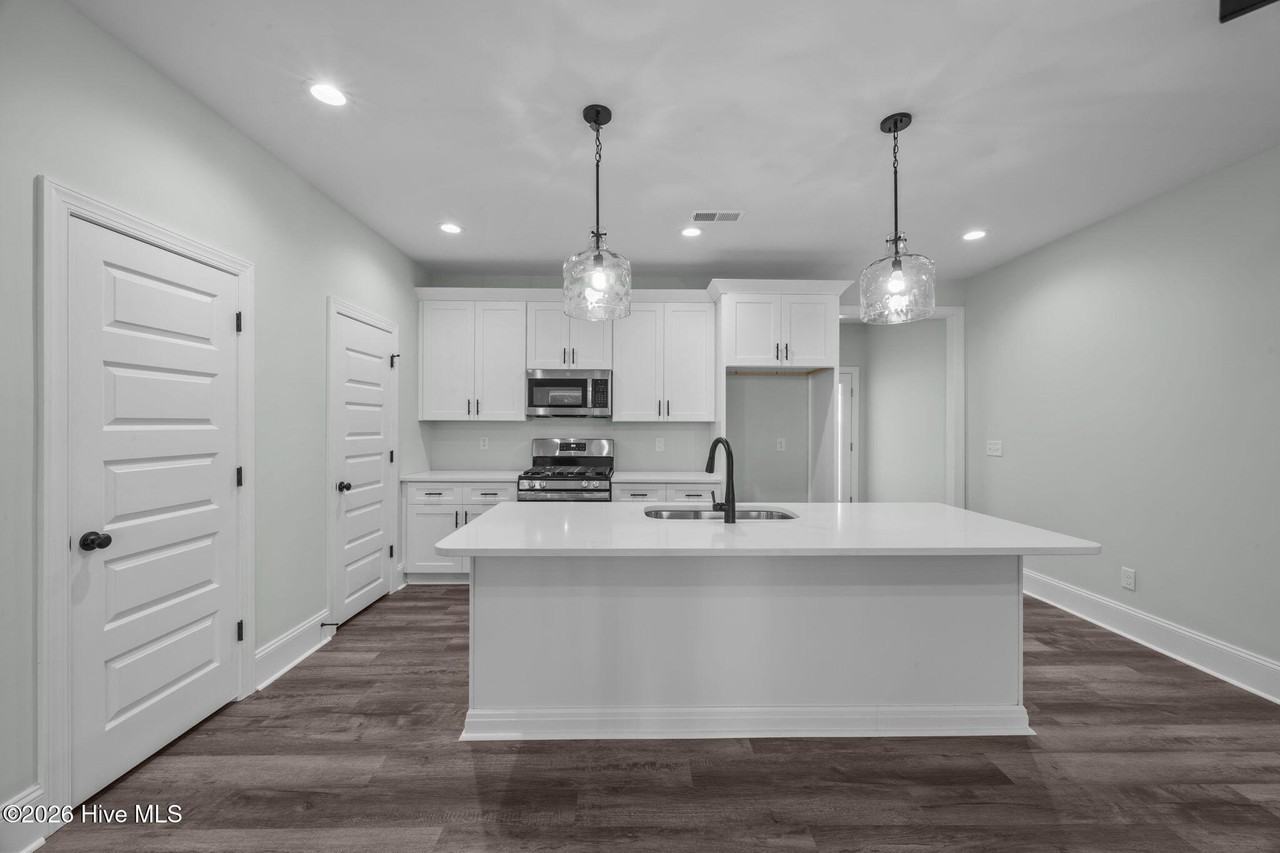 3901 Harkers Way - Photo 5 of 32