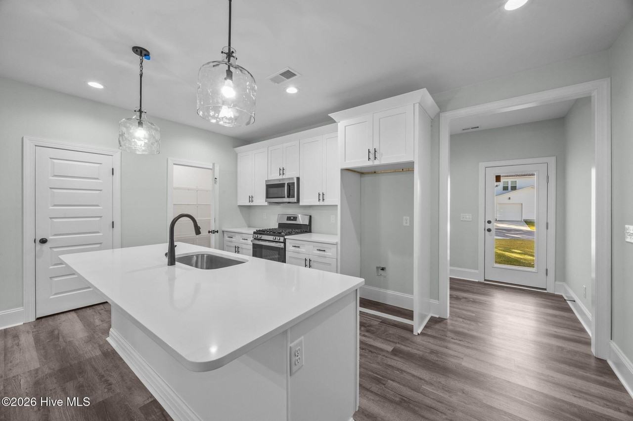 3901 Harkers Way - Photo 6 of 32