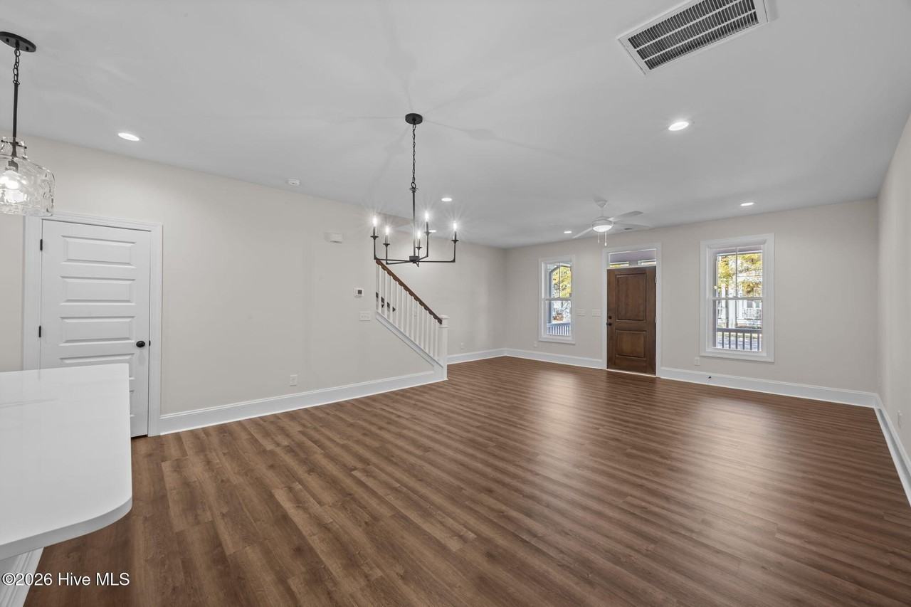 3903 Harkers Way - Photo 4 of 31