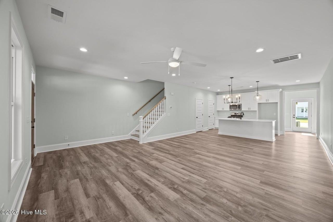 3905 Harkers Way - Photo 4 of 30