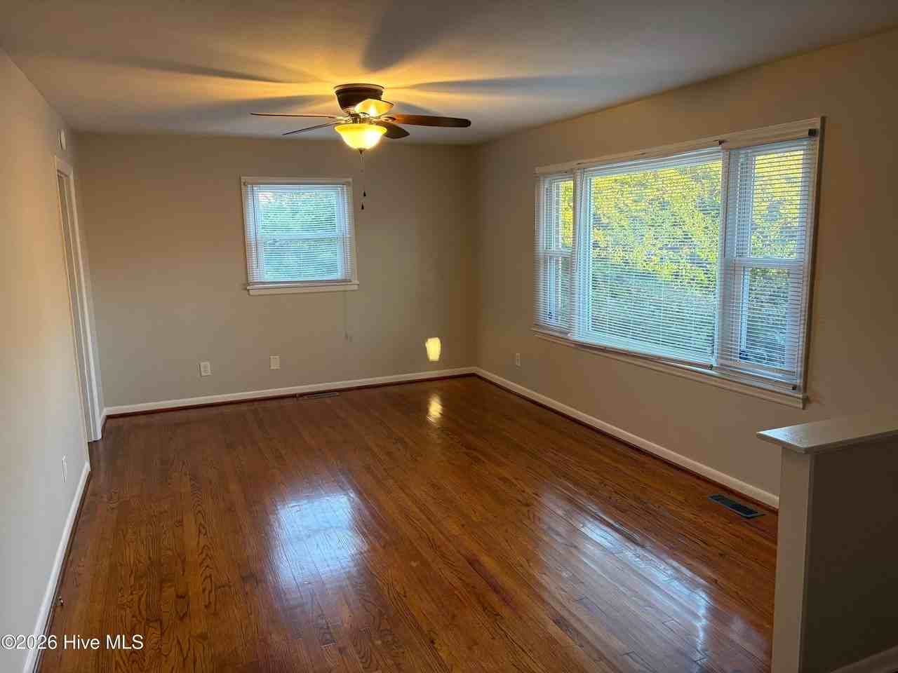 2909 Rose St - Photo 3 of 12