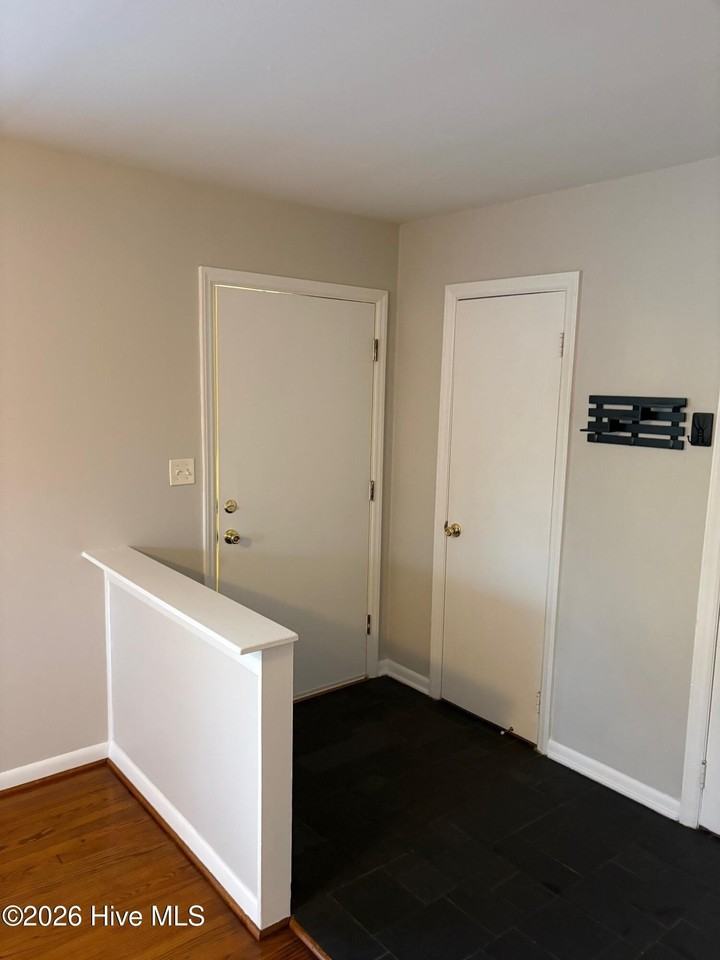 2909 Rose St - Photo 5 of 12