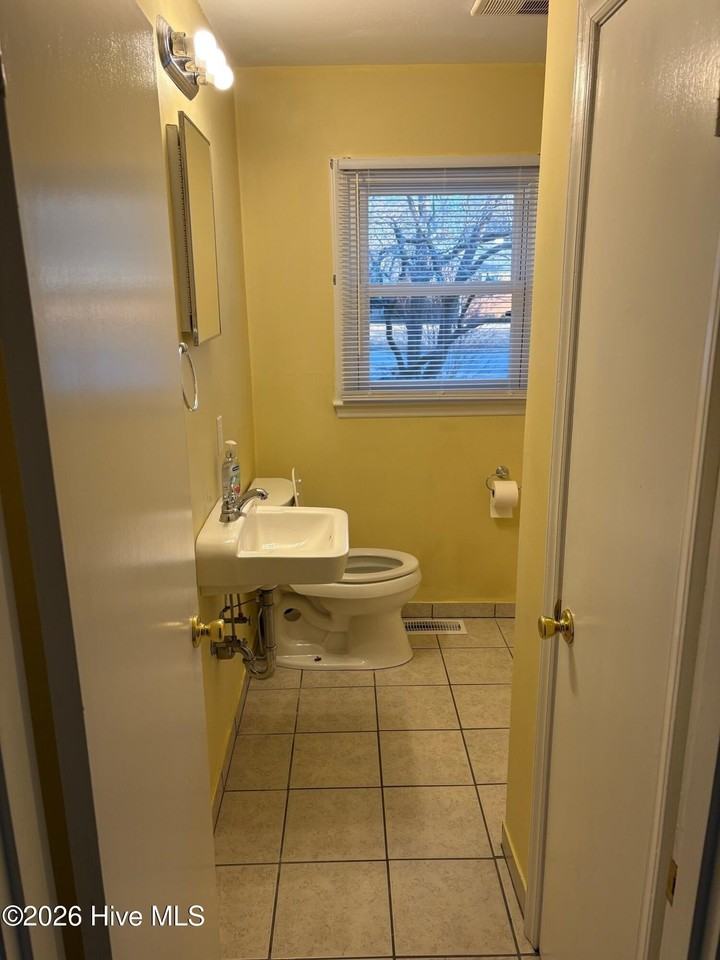 2909 Rose St - Photo 6 of 12