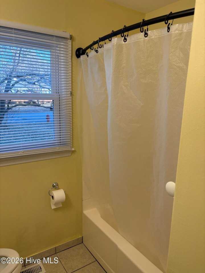 2909 Rose St - Photo 7 of 12