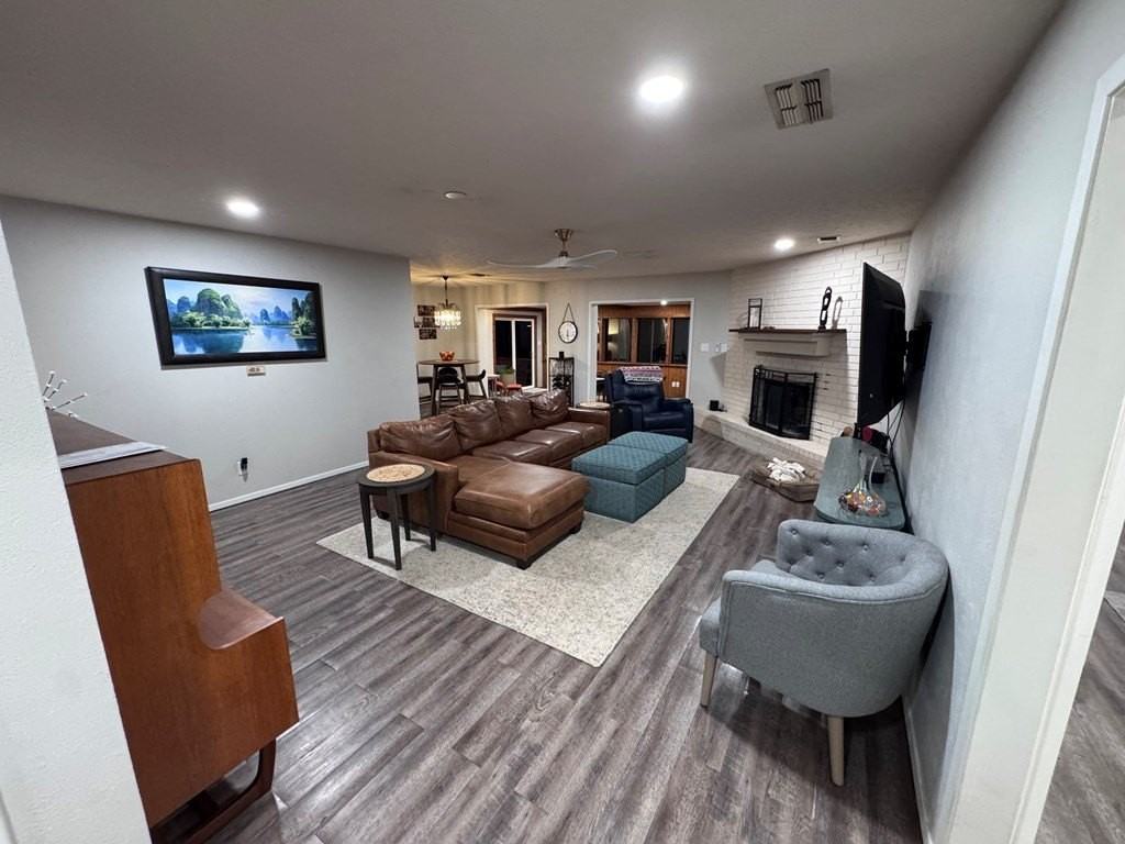 249 Wedgewood Ln - Photo 2 of 20