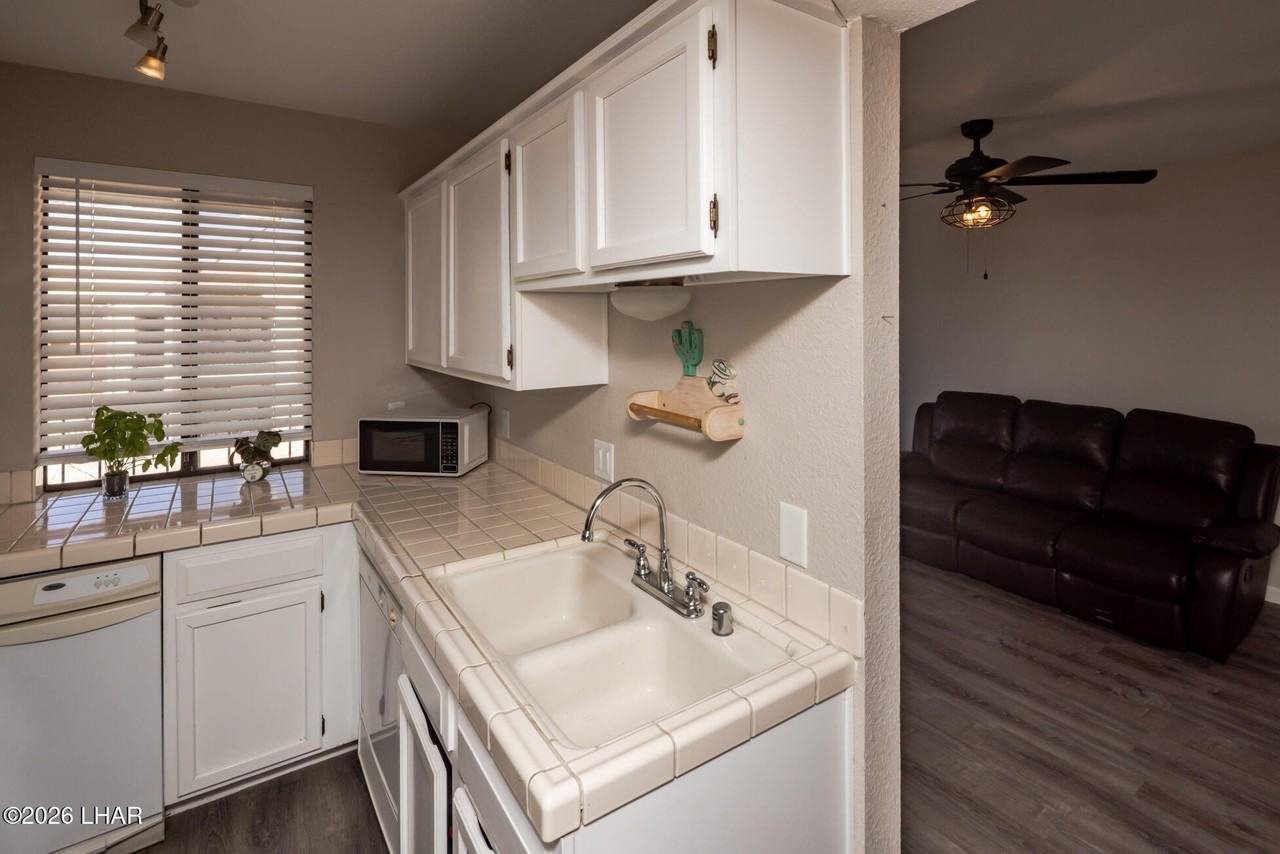 500 Lake Havasu Ave S Apt A6 #A6 - Photo 7 of 13