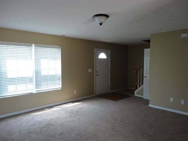 18 Robin Way - Photo 3 of 13