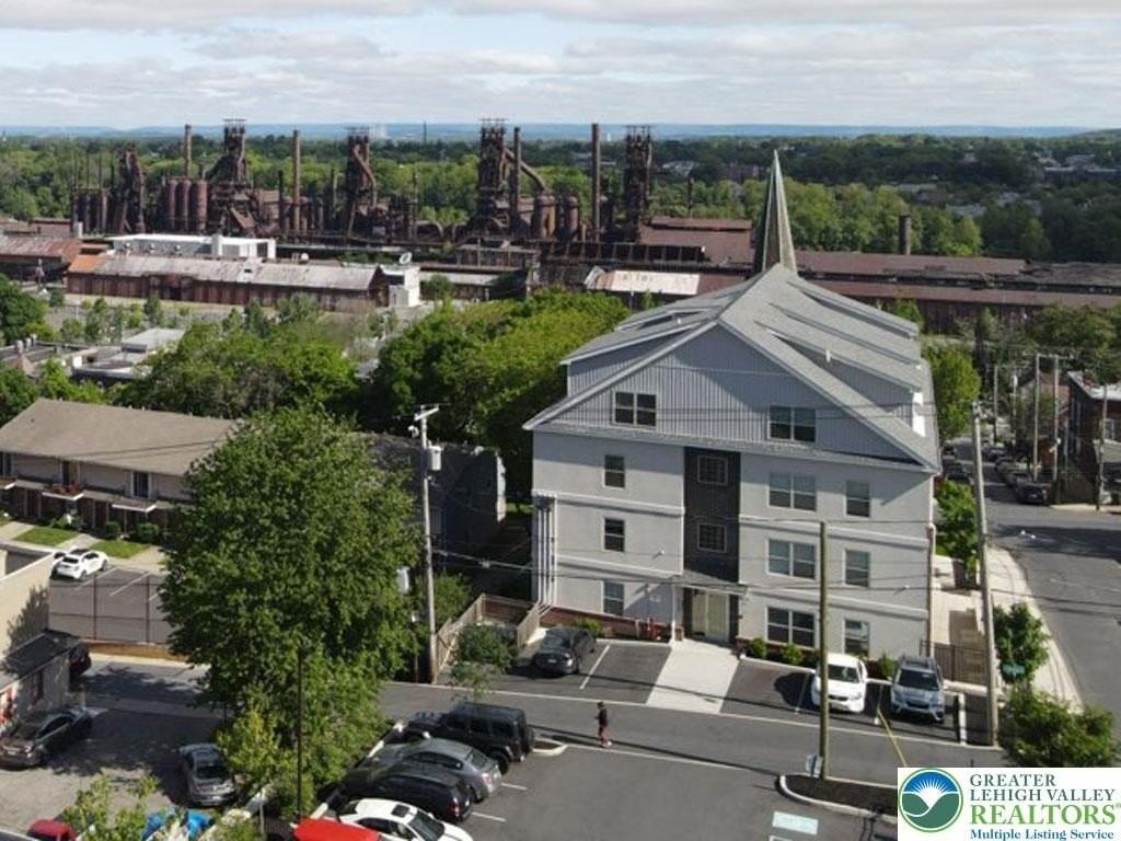 938 E 4th St Apt 401 #401 - Photo 2 of 14