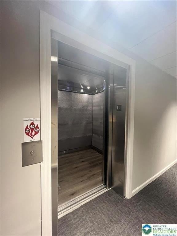 938 E 4th St Apt 401 #401 - Photo 5 of 34