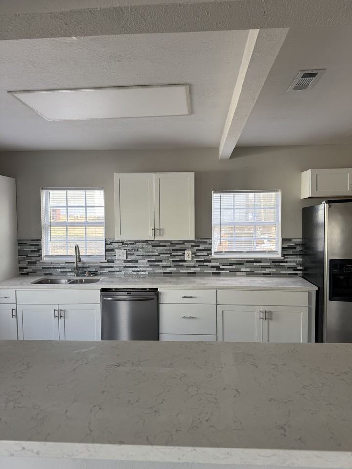 152 Taney St #1 - Photo 6 of 19