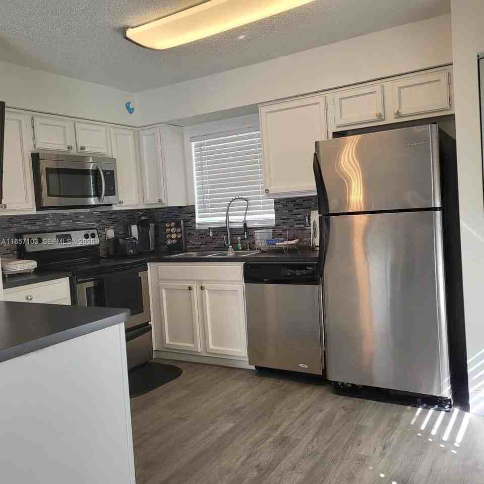 4375 White Pine Ave #82-4 - Photo 5 of 14