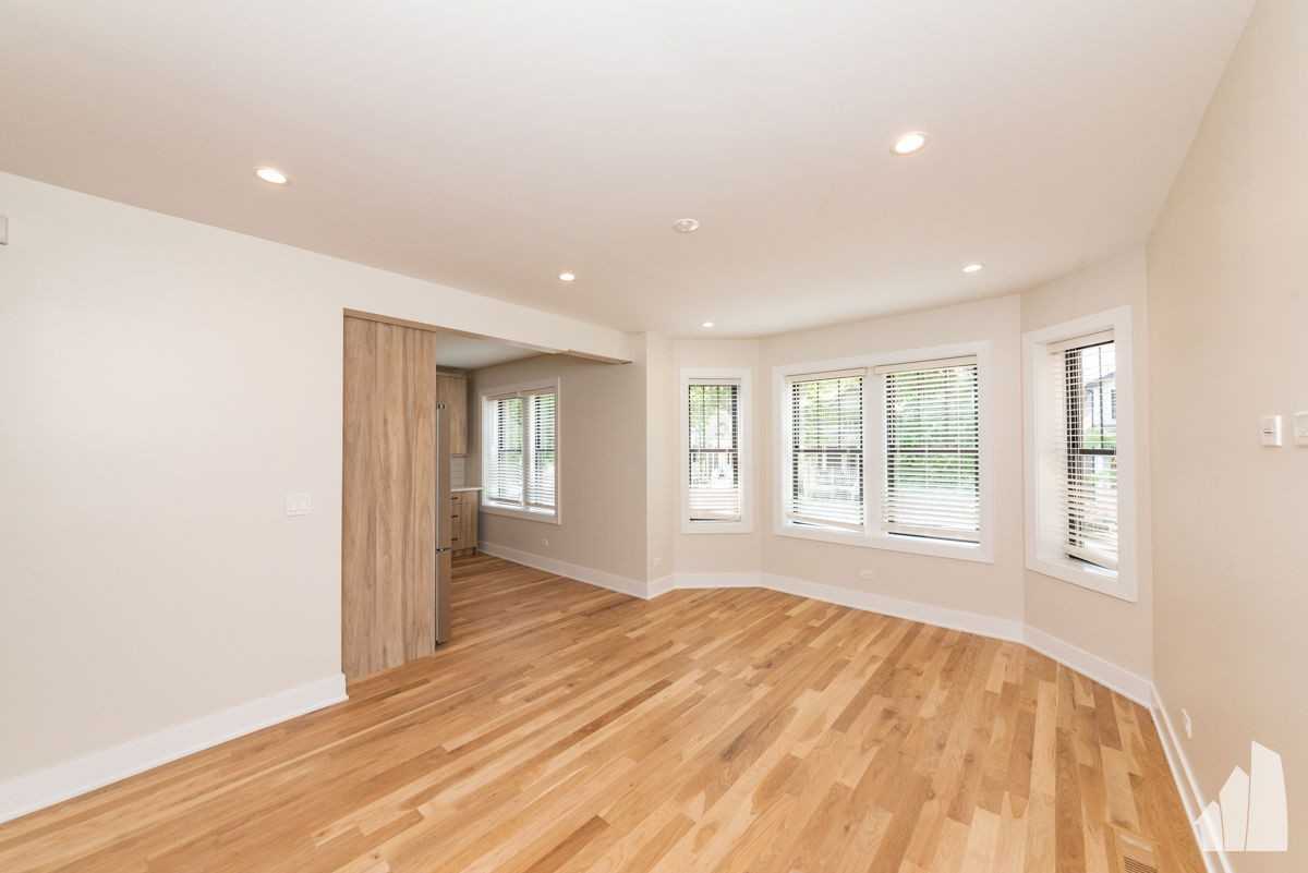 4857 N Seeley Ave #2 - Photo 3 of 8