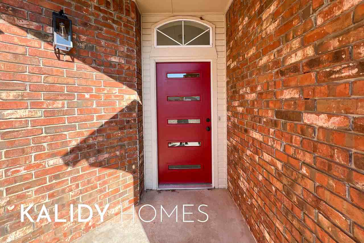 525 Nw 171st St #1 - Photo 3 of 30