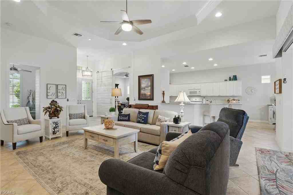 11119 Laughton Cir - Photo 3 of 8