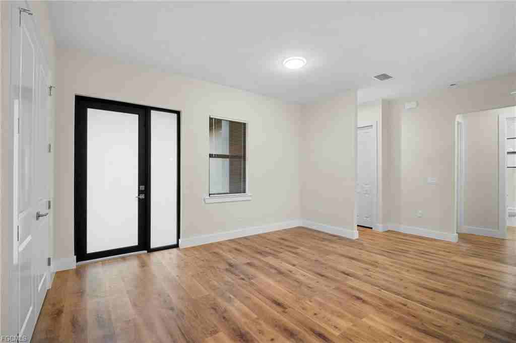 3244 32nd Ave Se - Photo 3 of 8
