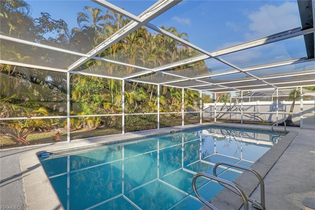 1653 S Fountainhead Rd - Photo 2 of 8