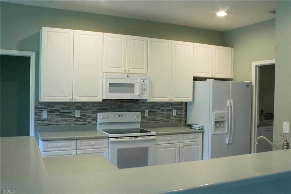 15057 Balmoral Loop - Photo 3 of 8