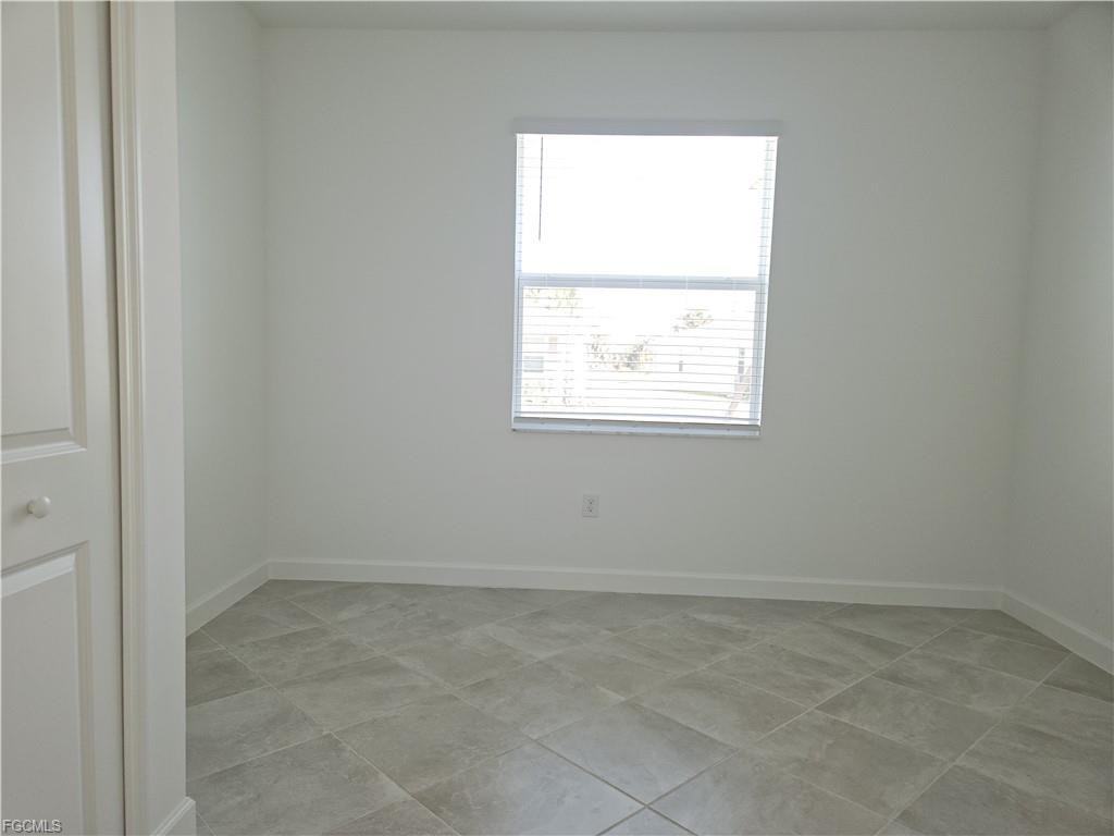 20465 Copperhead Dr - Photo 4 of 8