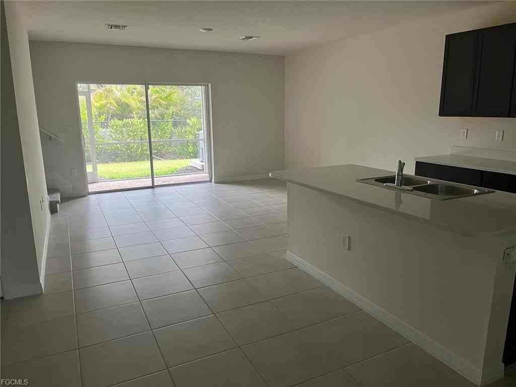 15461 Wildflower Cir - Photo 3 of 7