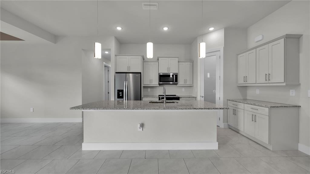 1704 Nw 38th Ave - Photo 3 of 8