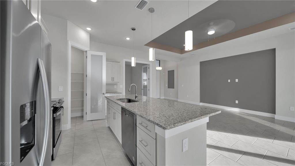 1704 Nw 38th Ave - Photo 4 of 8