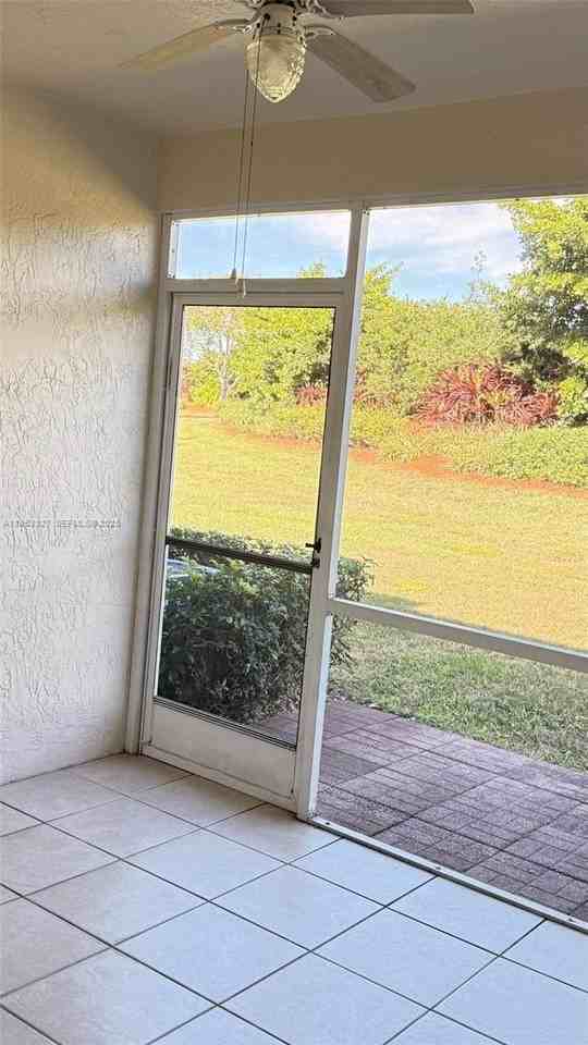 16727 Hemingway Dr - Photo 6 of 23