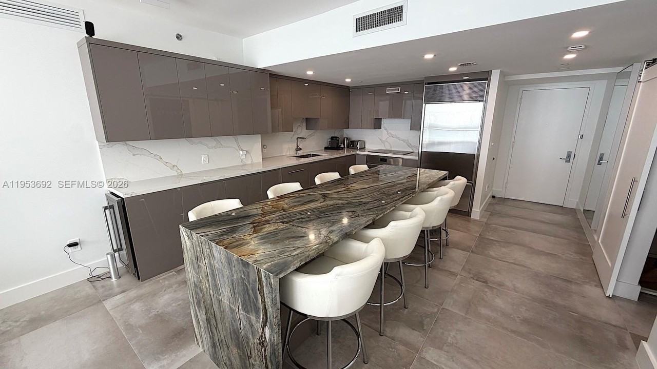 465 Brickell Ave #5603 - Photo 4 of 29