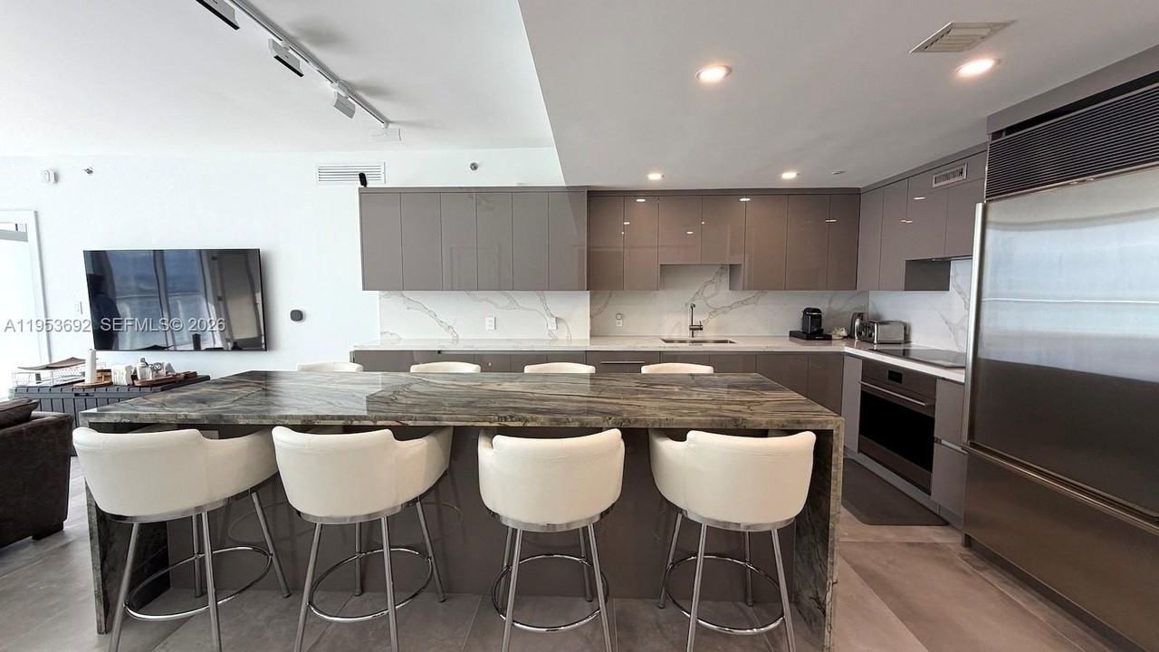 465 Brickell Ave #5603 - Photo 5 of 29