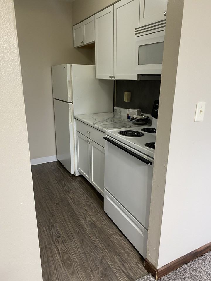 2050 Edgewood Rd Nw #2050-12 - Photo 6 of 10