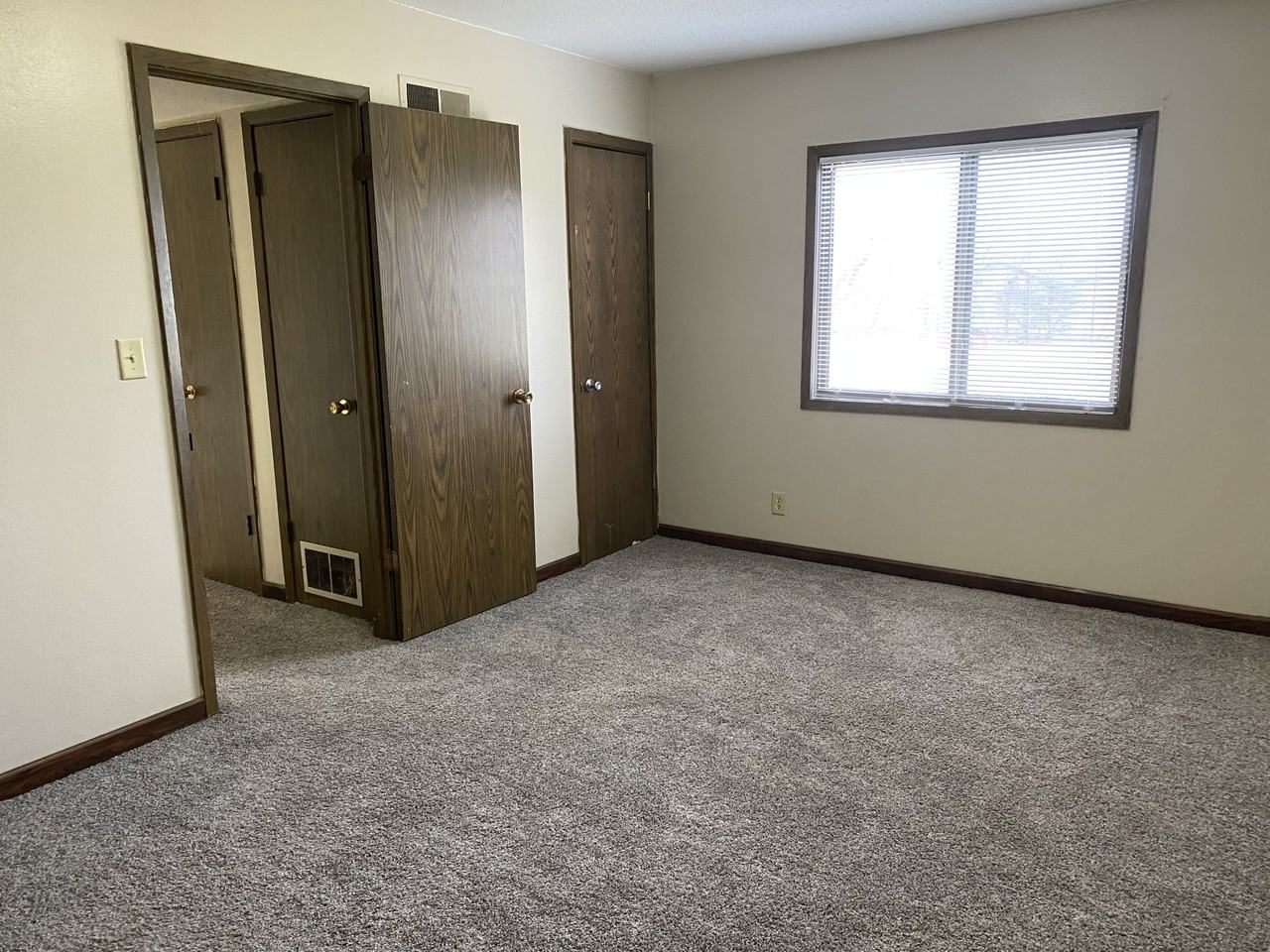 2050 Edgewood Rd Nw #2050-12 - Photo 7 of 10