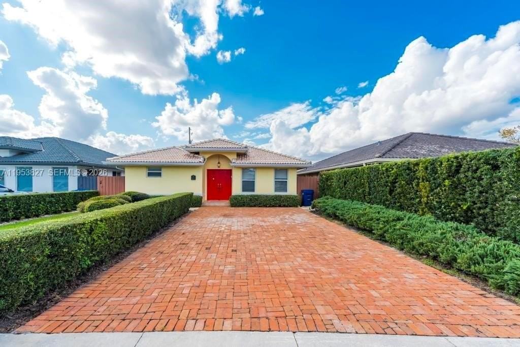 4370 Sw 82nd Ave - Photo 2 of 50