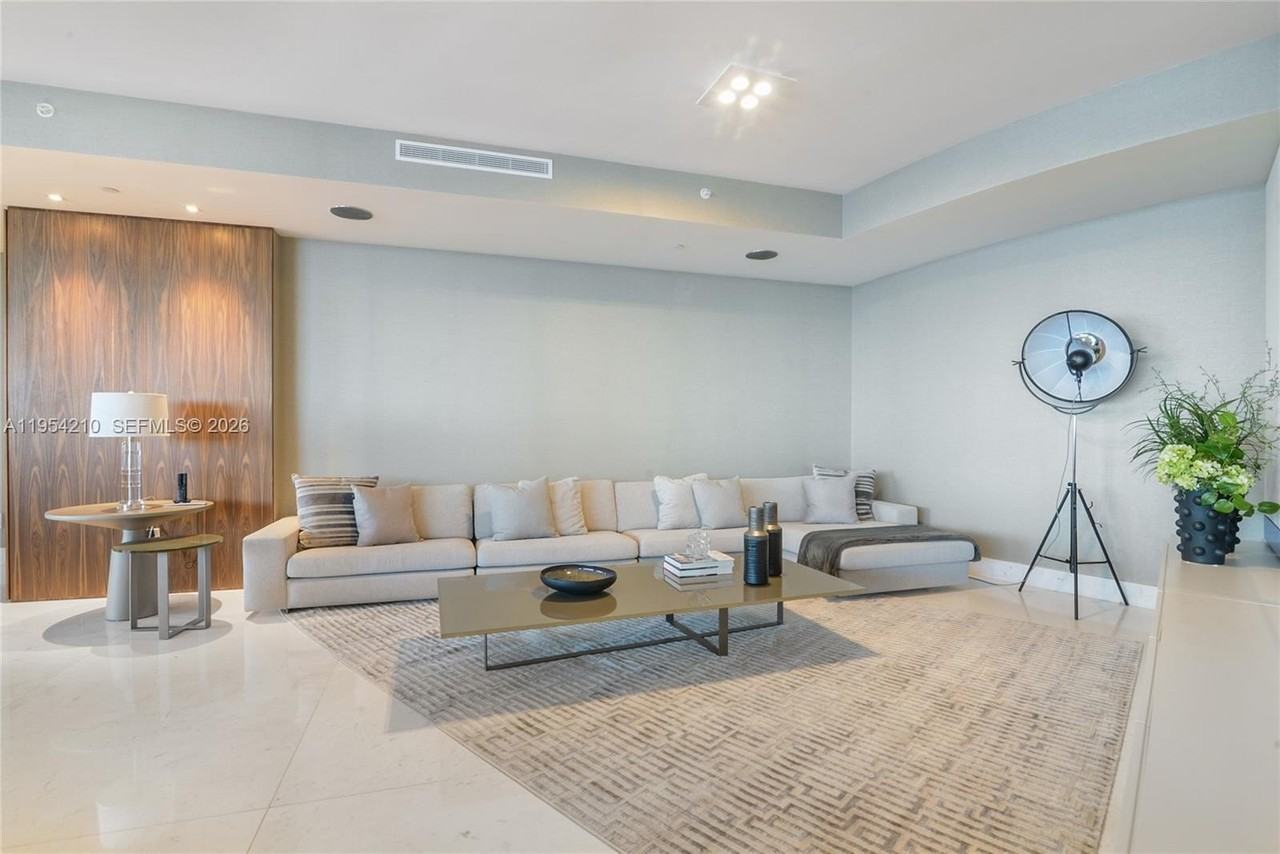 18555 Collins Ave #4305 - Photo 3 of 50