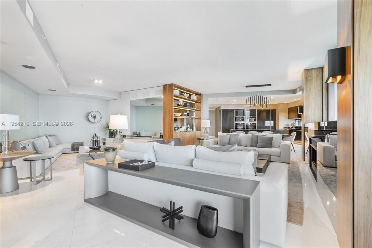 18555 Collins Ave #4305 - Photo 5 of 50