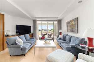 featured image of 20165 Ne 39th Pl